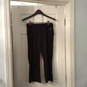 Like New Nike Womens Running Crops, S